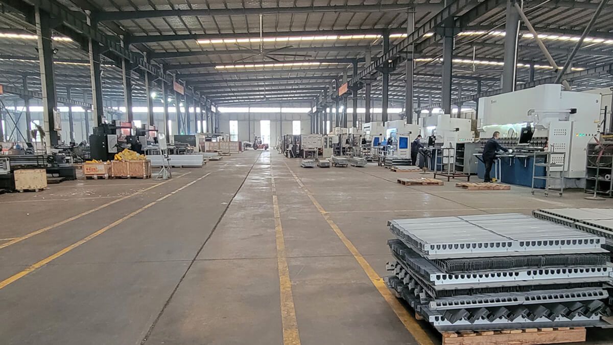 Automatic cage welding line at the HEBEI GEVO factory